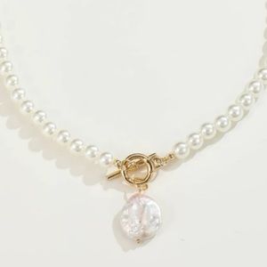 Woman’s jewelry’s